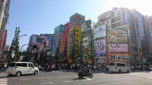 「街」のデジタルサイネージ（秋葉原編）07_中央通り